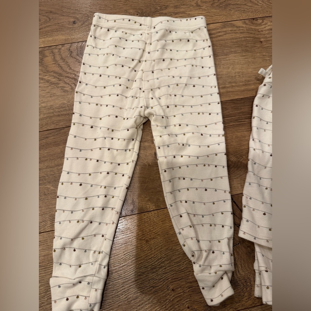 Rylee + Cru Cream Holiday Lights Pajama Set - Picture 6 of 8